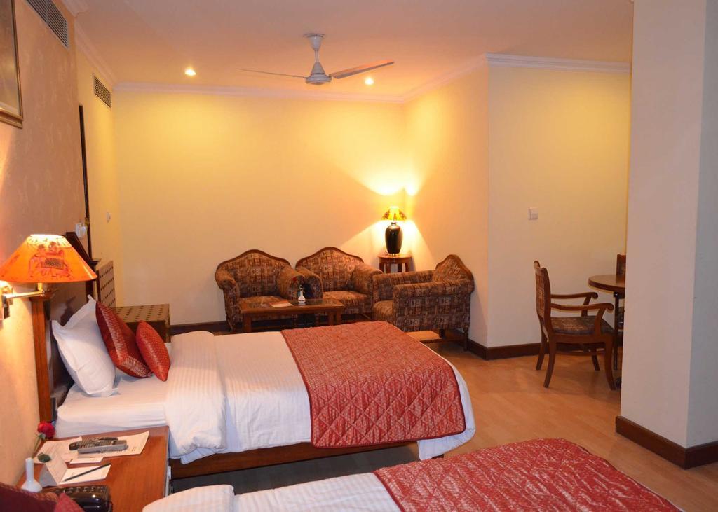 ניו דלהי Hotel Grand Sartaj מראה חיצוני תמונה