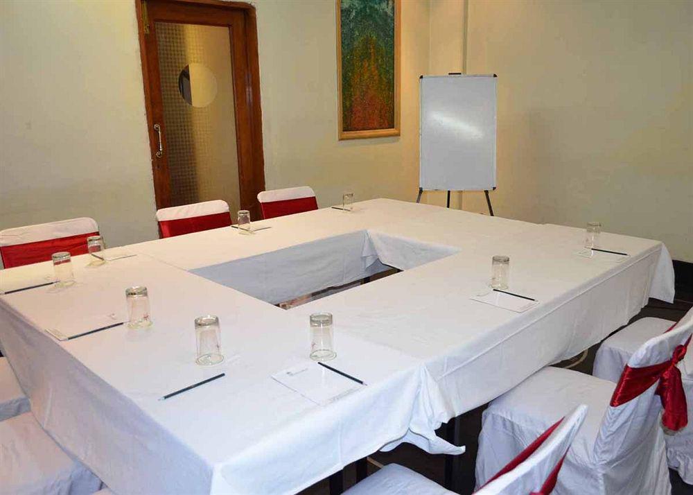 ניו דלהי Hotel Grand Sartaj מראה חיצוני תמונה